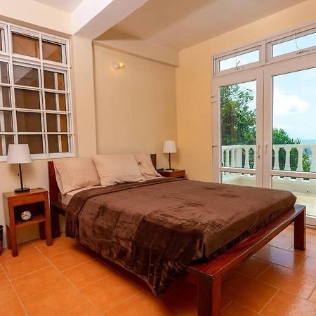Oceanfront 3-Bedroom Villa With Spectacular View! Calibishie Eksteriør bilde