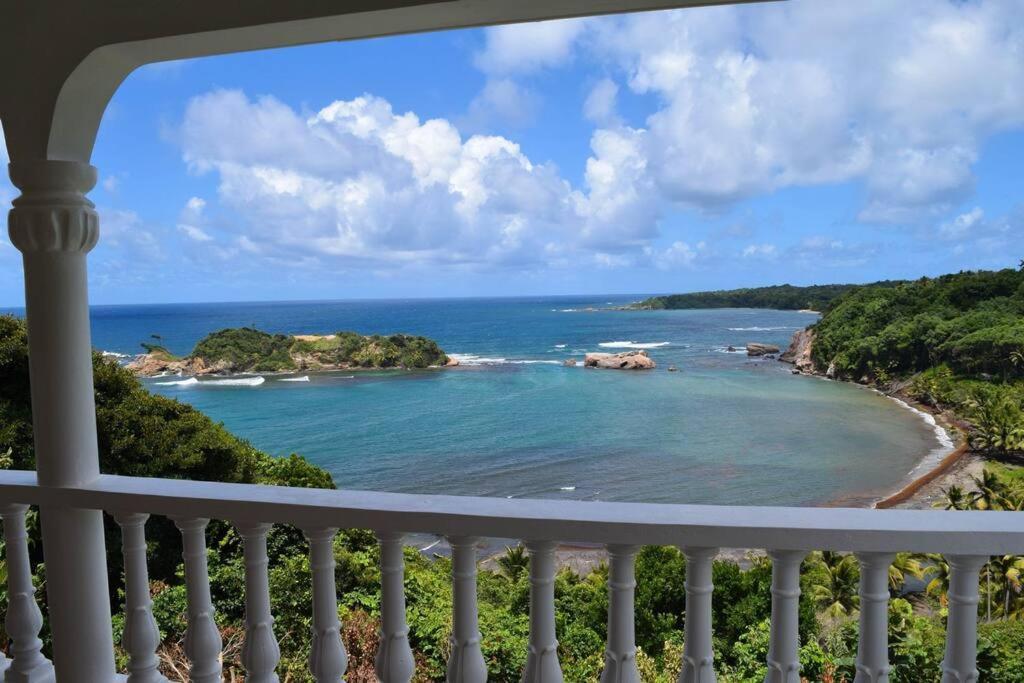 Oceanfront 3-Bedroom Villa With Spectacular View! Calibishie Eksteriør bilde