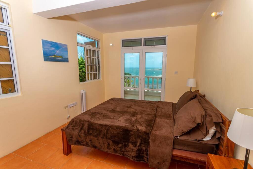 Oceanfront 3-Bedroom Villa With Spectacular View! Calibishie Eksteriør bilde